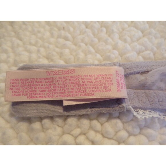 Victoria's Secret Plunge Padded Lacy & Sequins Bra 36B - Picture 8 of 8